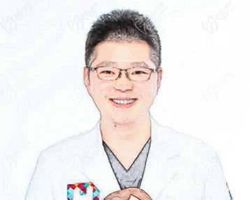 盤龍韓美北京路口腔門診院長李滿坡