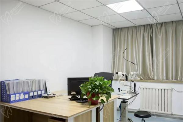 烏魯木齊普瑞眼科醫(yī)院診室