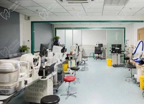 烏魯木齊普瑞眼科醫(yī)院檢查室