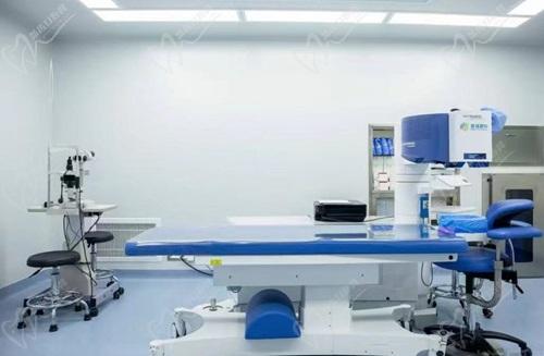 烏魯木齊普瑞眼科醫(yī)院診療室