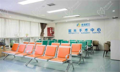 烏魯木齊普瑞眼科醫(yī)院