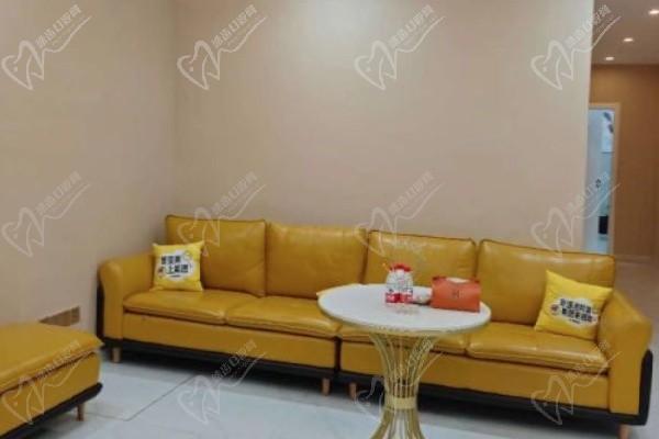 河源粵時(shí)光醫(yī)療美容醫(yī)院沙發(fā)