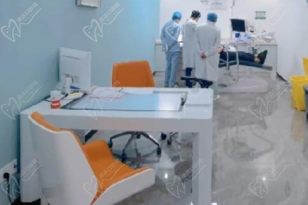 肇慶端州麗湖口腔門(mén)診部咨詢區(qū)