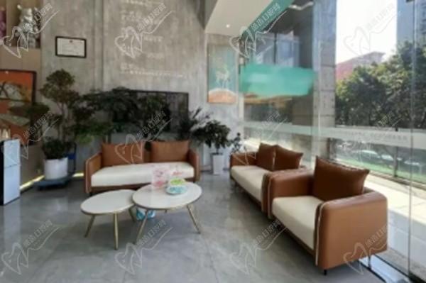 重慶萊恩醫(yī)療美容門診休息區(qū)